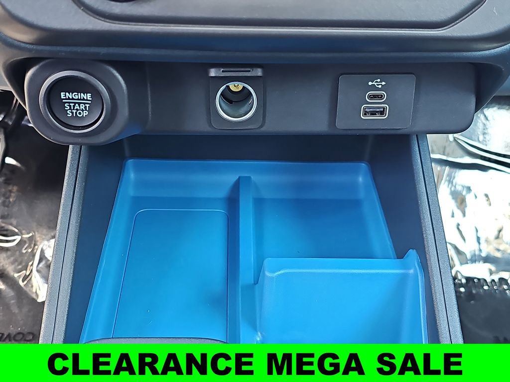 New 2025 Ford Maverick XLT image 24