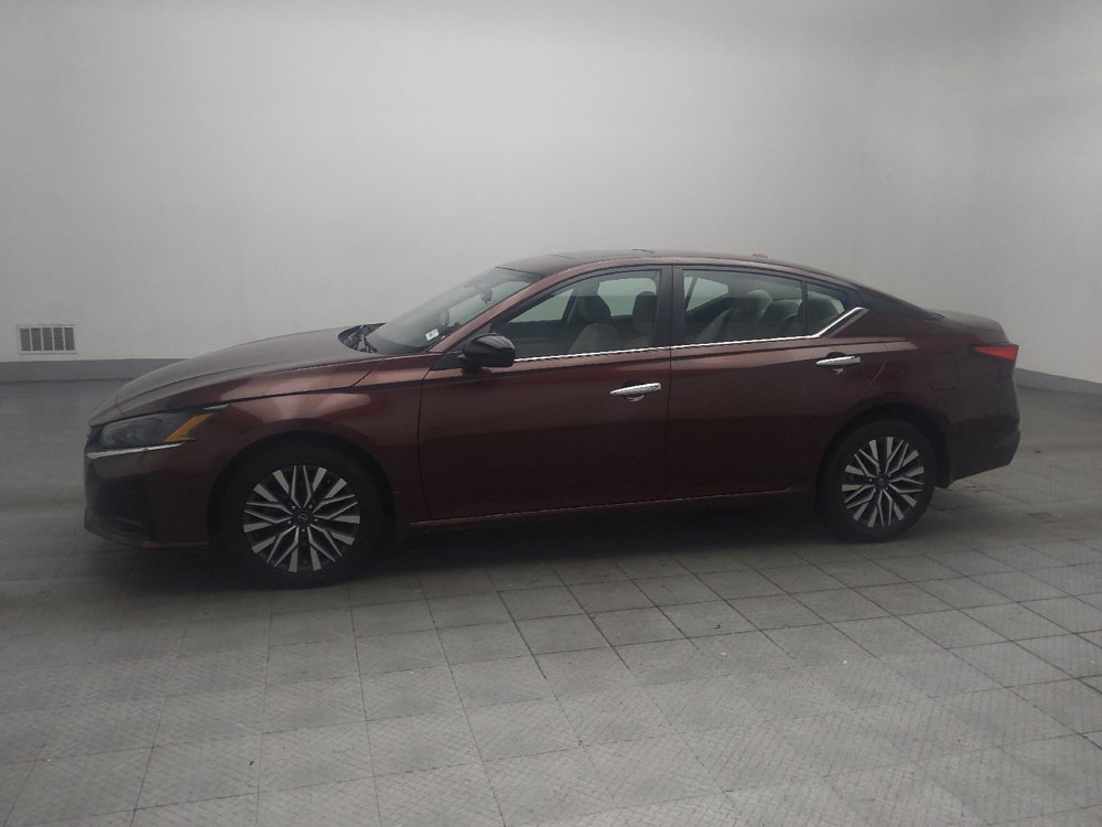 Used 2023 Nissan Altima 2.5 SV w/ SV Premium Package AWD/4WD image 2