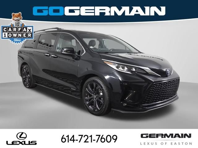 Used 2021 Toyota Sienna XSE FWD image 4
