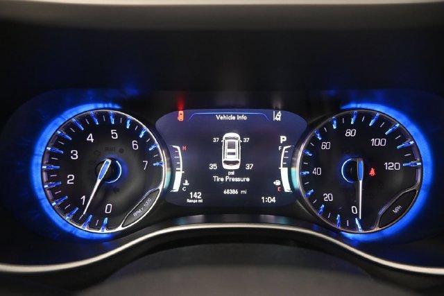 Used 2024 Chrysler Pacifica Touring-L FWD image 14