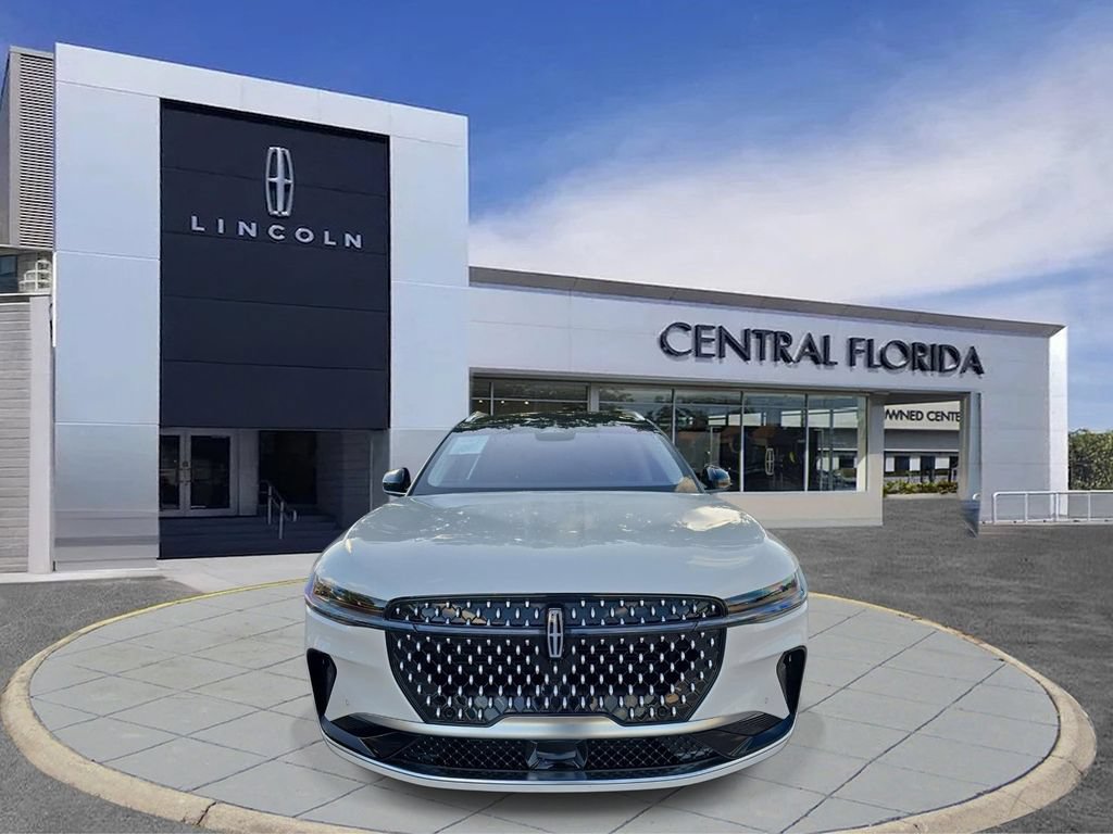 Used 2024 Lincoln Nautilus Reserve AWD/4WD image 2
