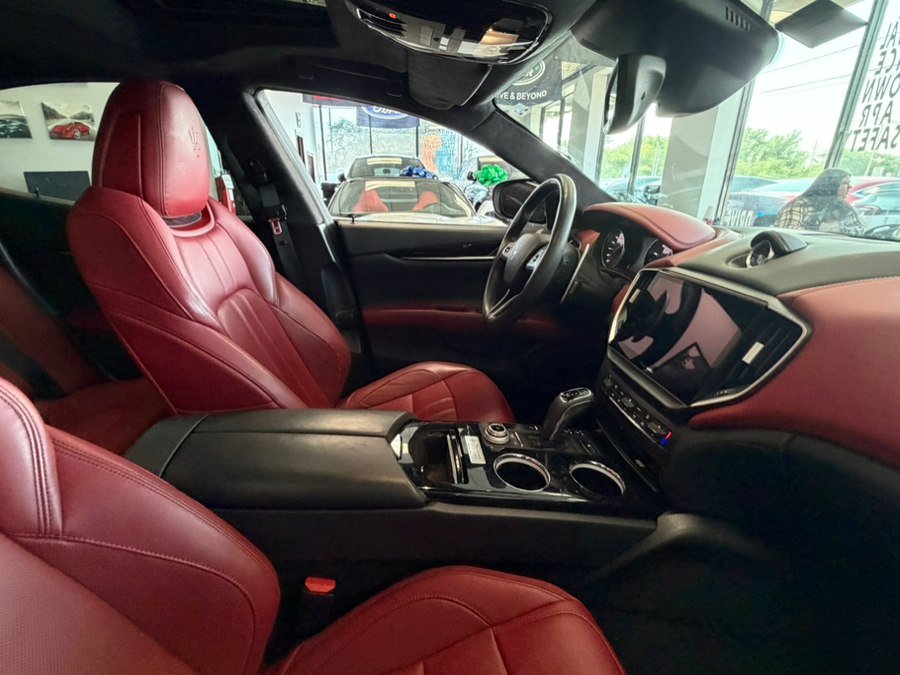 Used 2022 Maserati Ghibli Modena RWD image 49