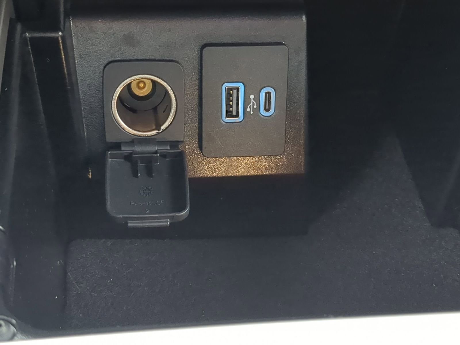 Certified 2022 Ford Explorer XLT w/ XLT Sport Appearance Package image 37