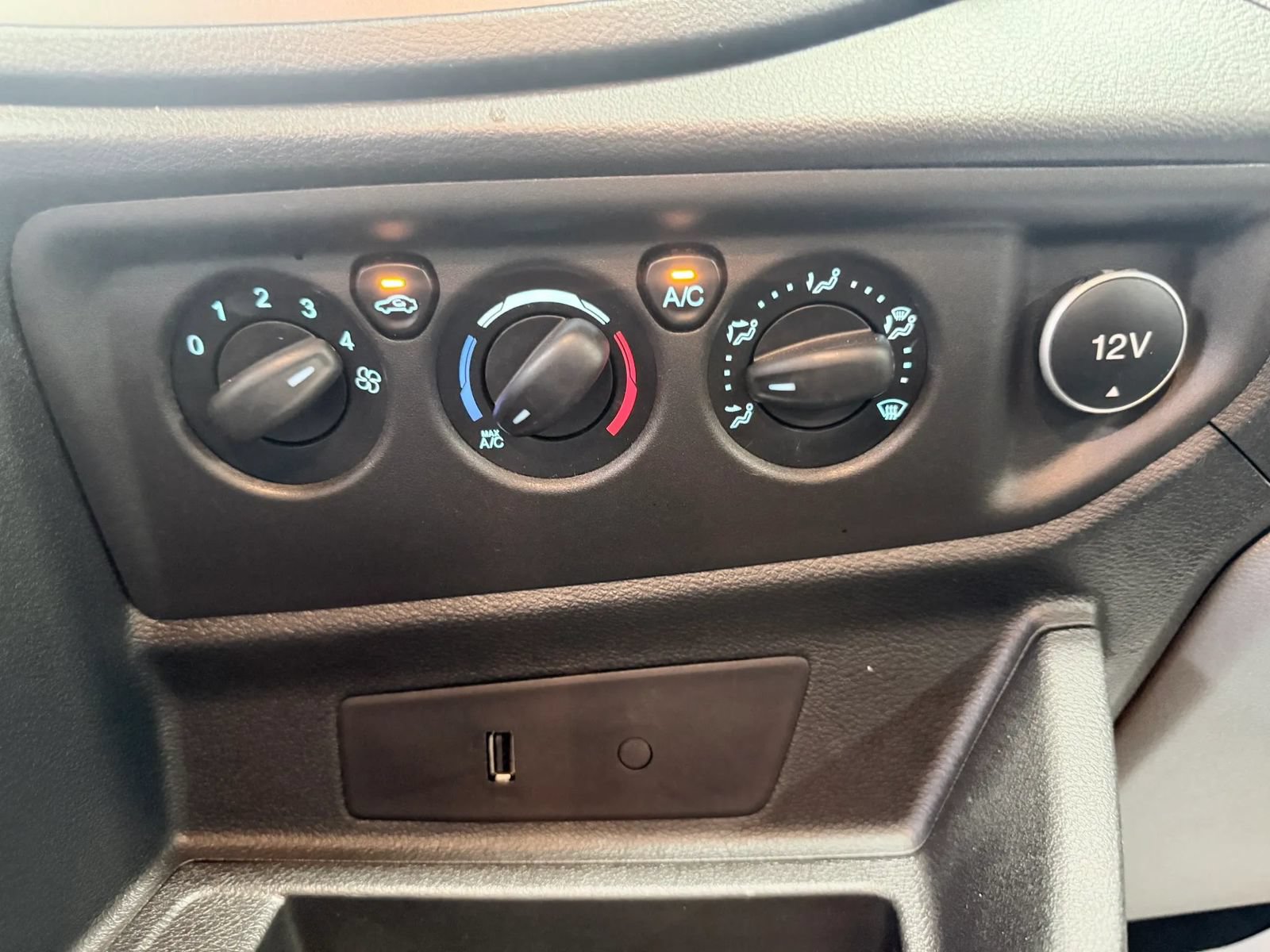 Used 2018 Ford Transit 350 XL RWD image 46