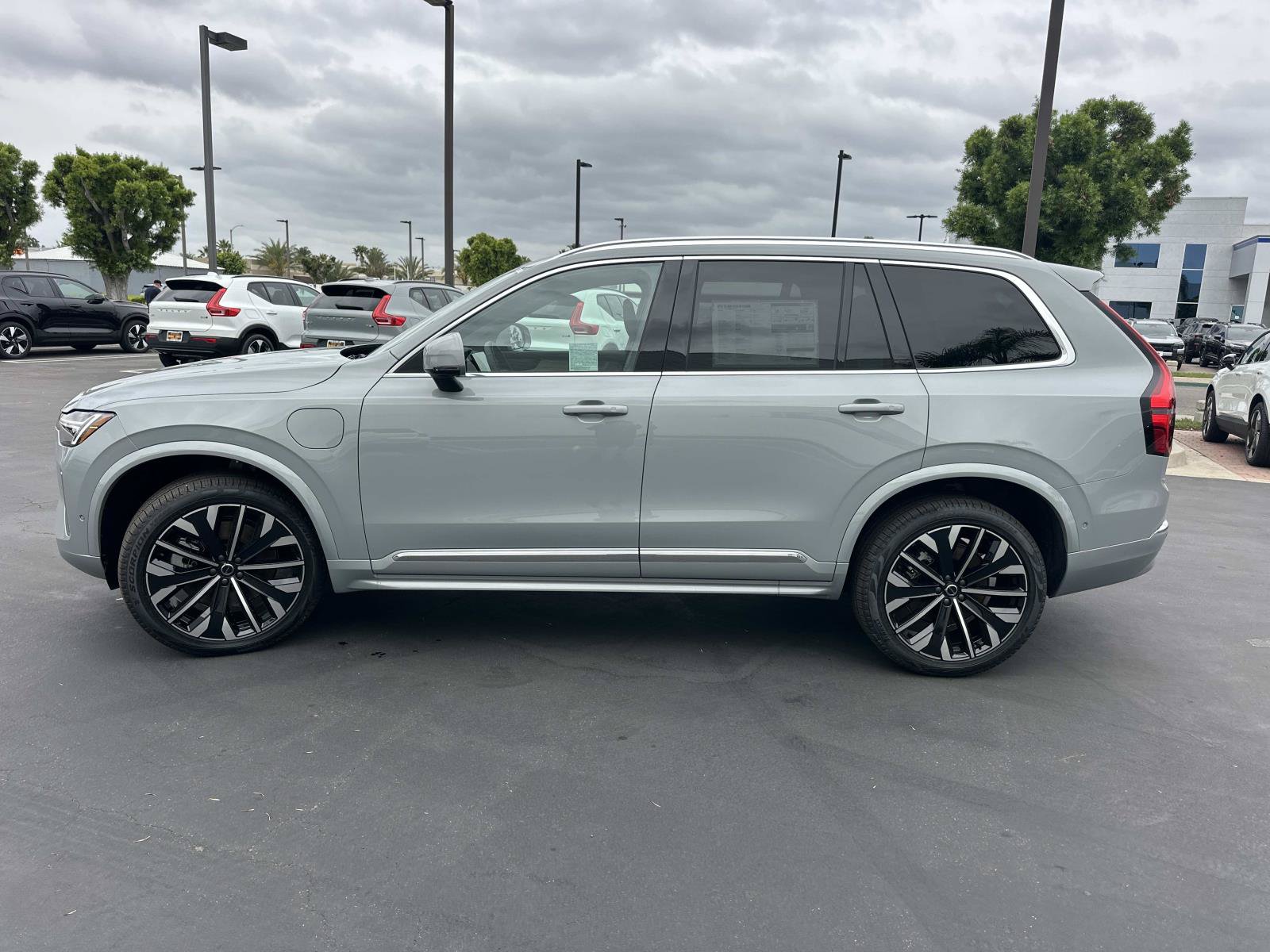New 2026 Volvo XC90 T8 Plus AWD/4WD image 4