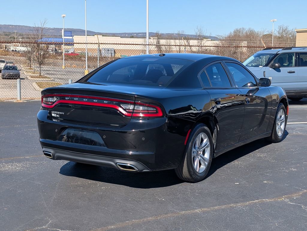 Used 2017 Dodge Charger SE w/ Travel & Safety Group image 6