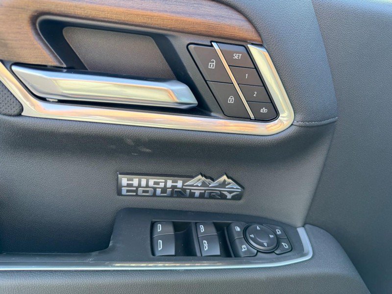 New 2026 Chevrolet Silverado 1500 High Country w/ Technology Package AWD/4WD image 13