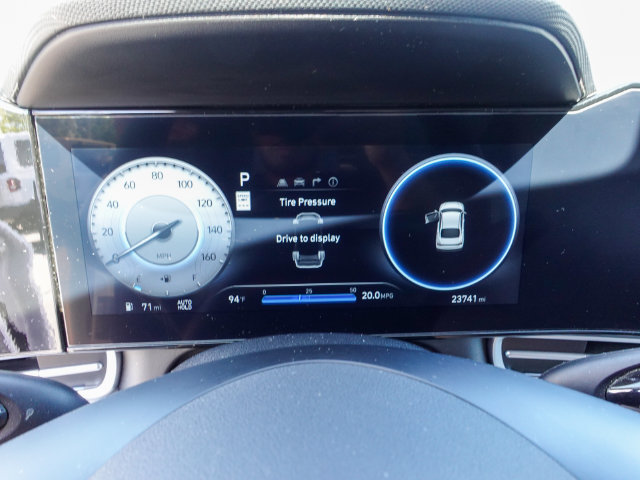 Used 2025 Hyundai Elantra Limited w/ Cargo Package FWD image 15