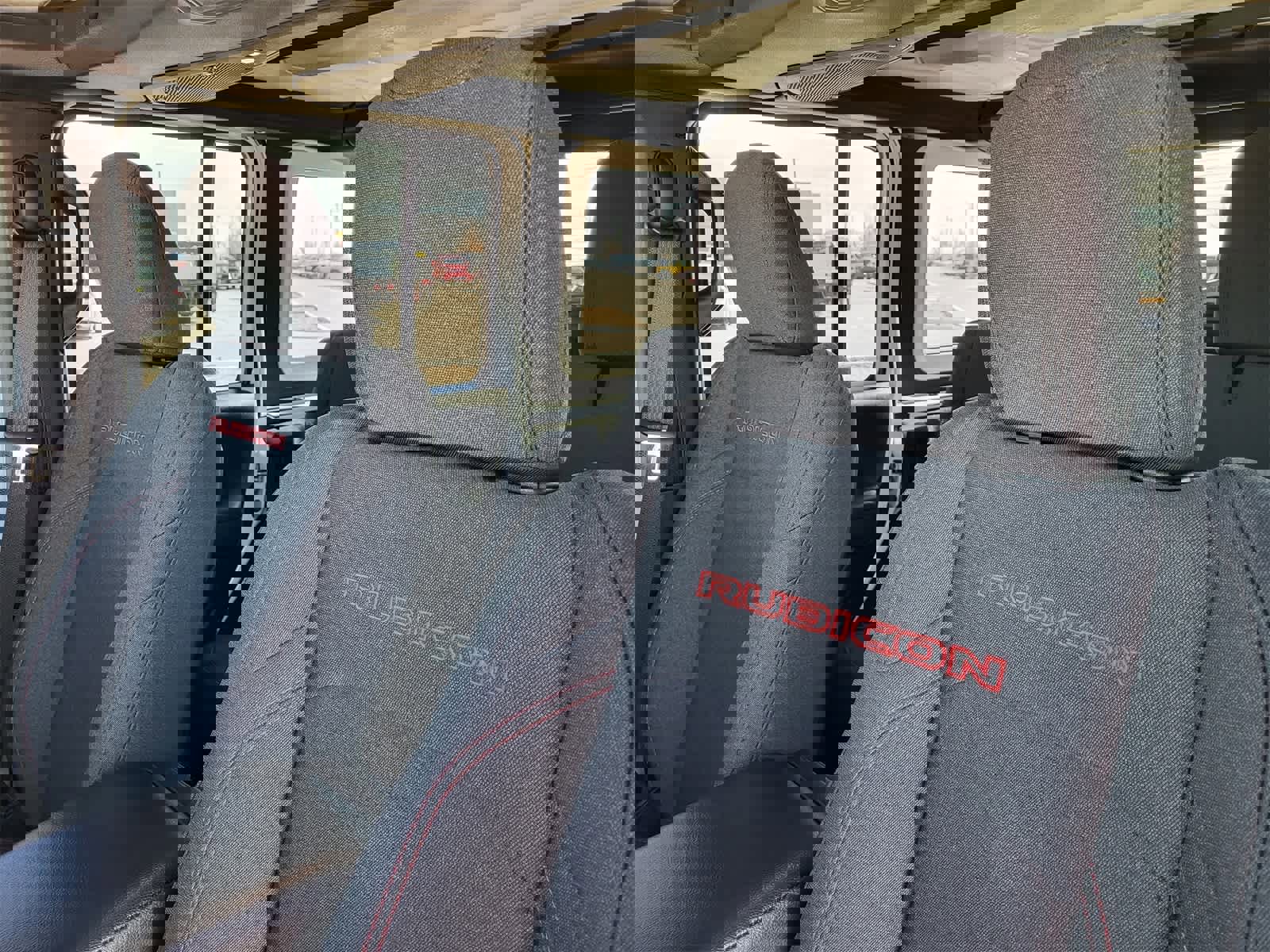 Used 2024 Jeep Wrangler Unlimited Rubicon w/ Convenience Group image 15