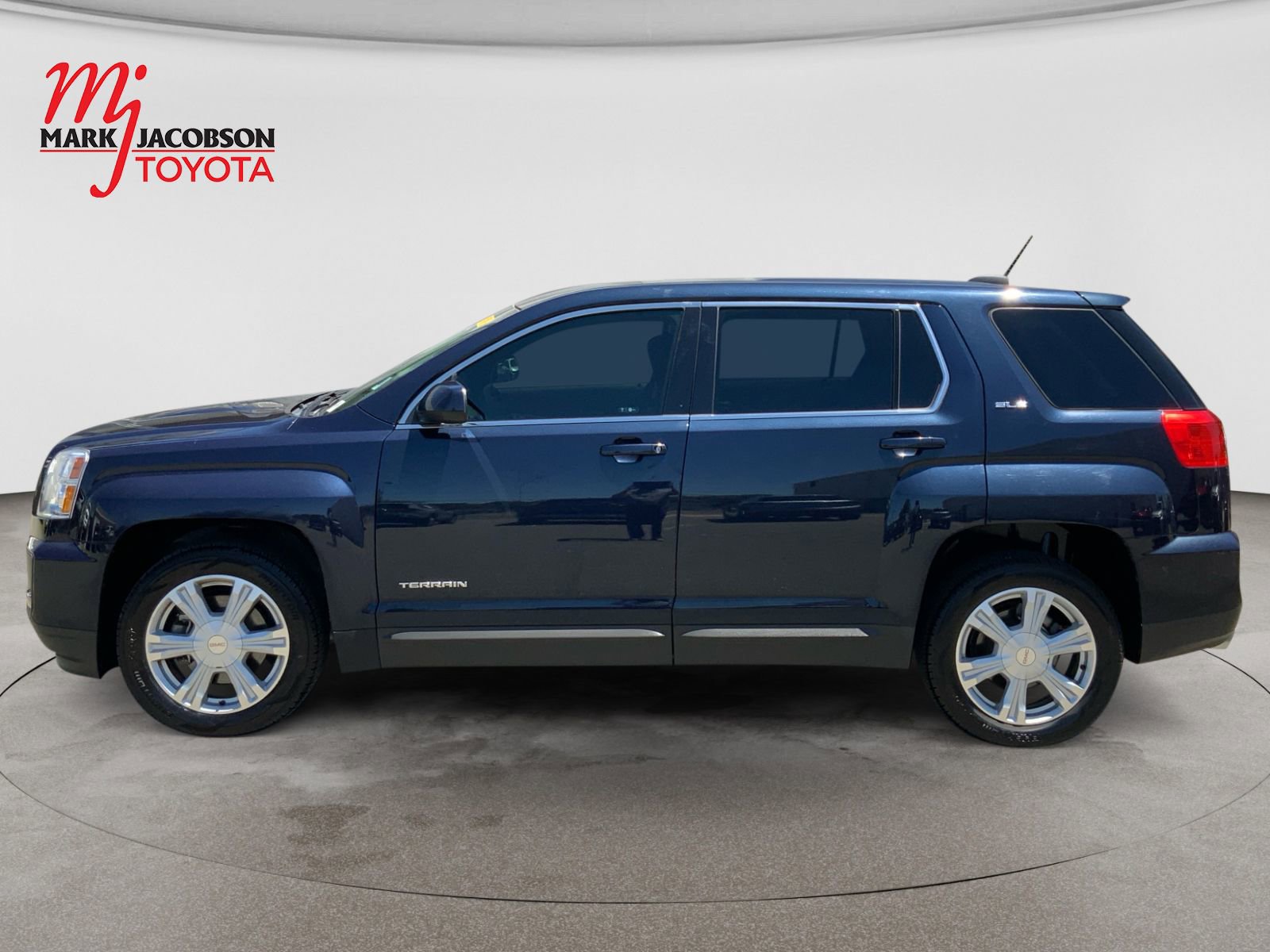Used 2017 GMC Terrain SLE FWD image 9