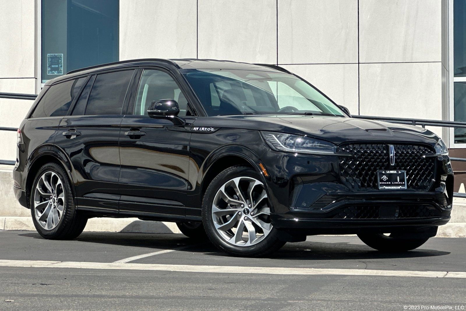 New 2026 Lincoln Aviator 2WD w/ Jet Appearance Package image 1
