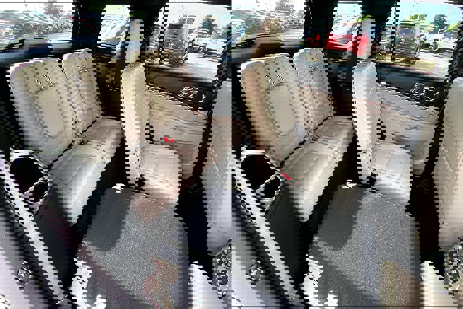 Used 2018 Ford Explorer Limited w/ Equipment Group 301A image 18