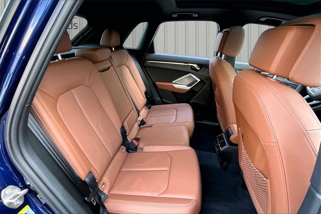 Used 2025 Audi Q3 2.0T Premium w/ Convenience Package image 25