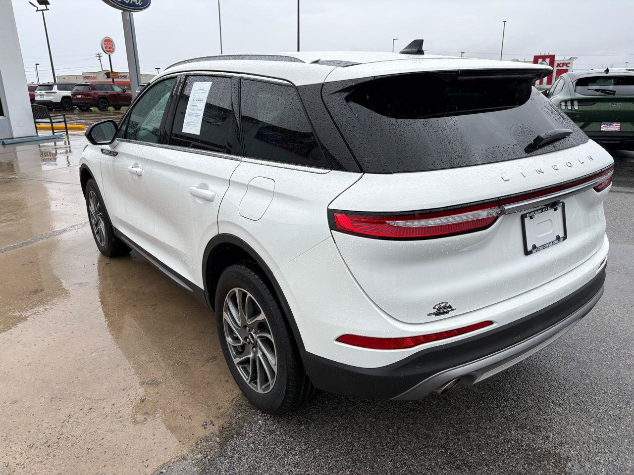 Used 2022 Lincoln Corsair AWD w/ Equipment Group 101A image 5