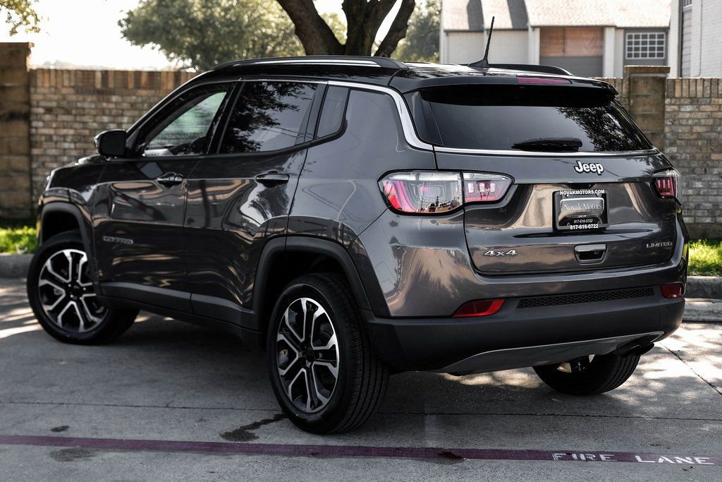 Used 2022 Jeep Compass Limited image 19