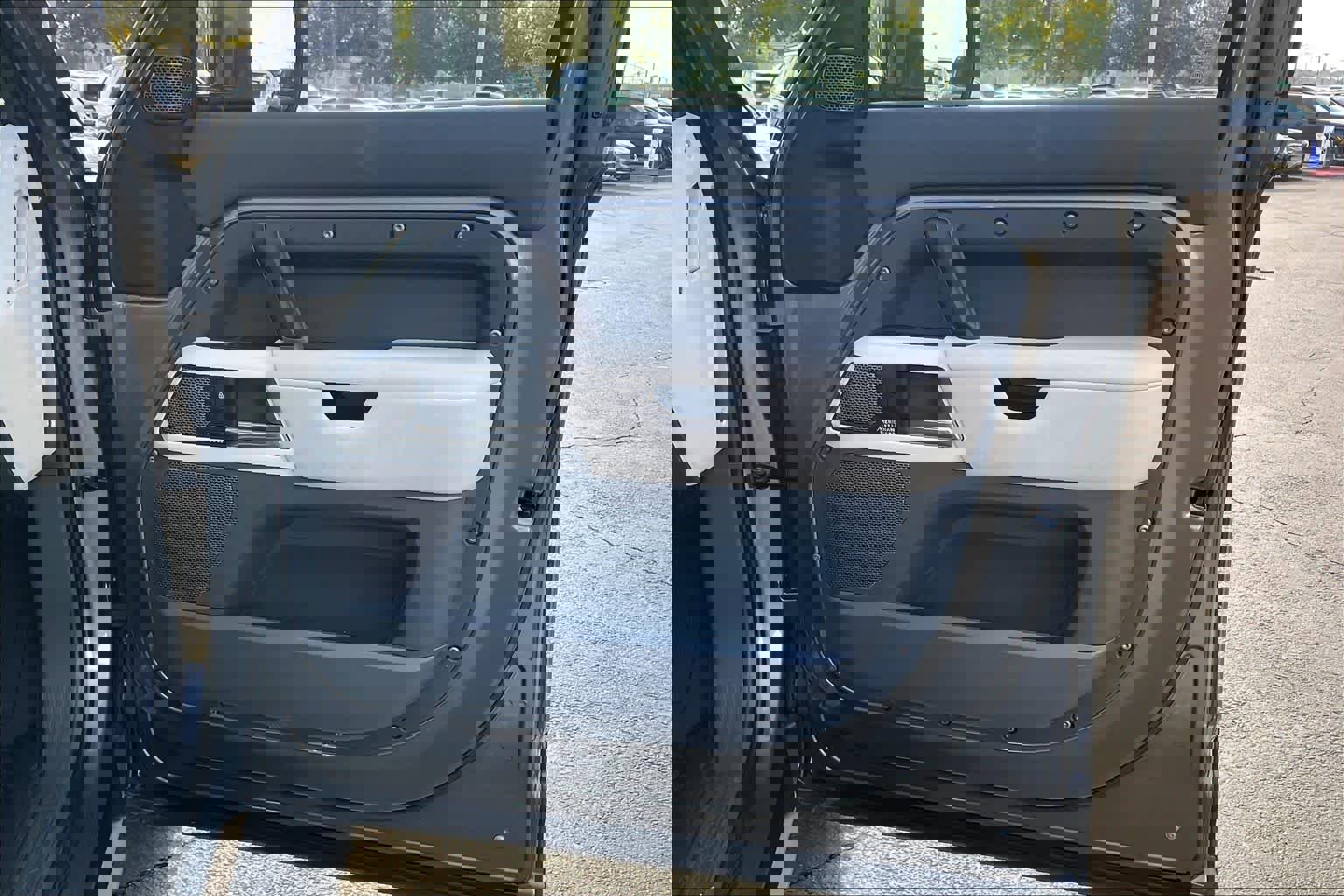 Used 2023 Land Rover Defender 110 SE image 26