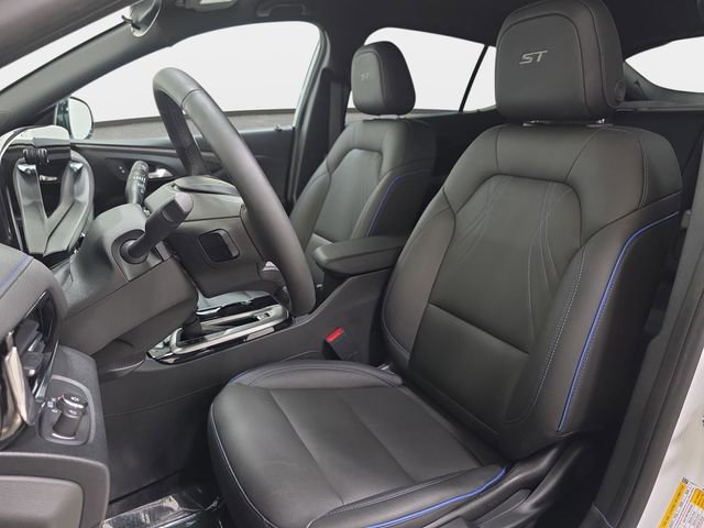 Used 2025 Buick Envista Sport Touring image 14