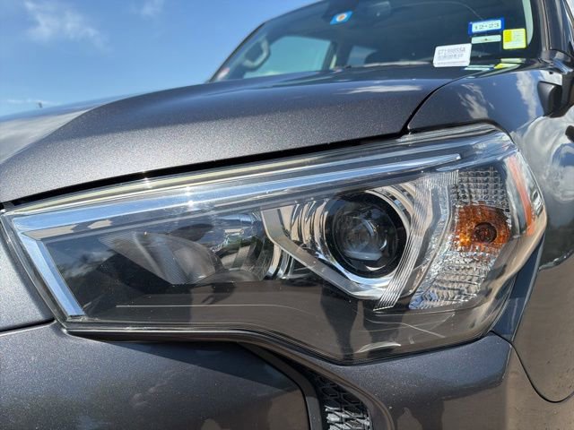 Used 2021 Toyota 4Runner SR5 Premium w/ Moonroof Package AWD/4WD image 9