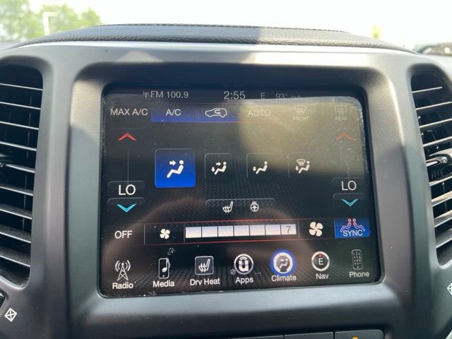 Used 2014 Jeep Cherokee Limited w/ Technology Group FWD image 19