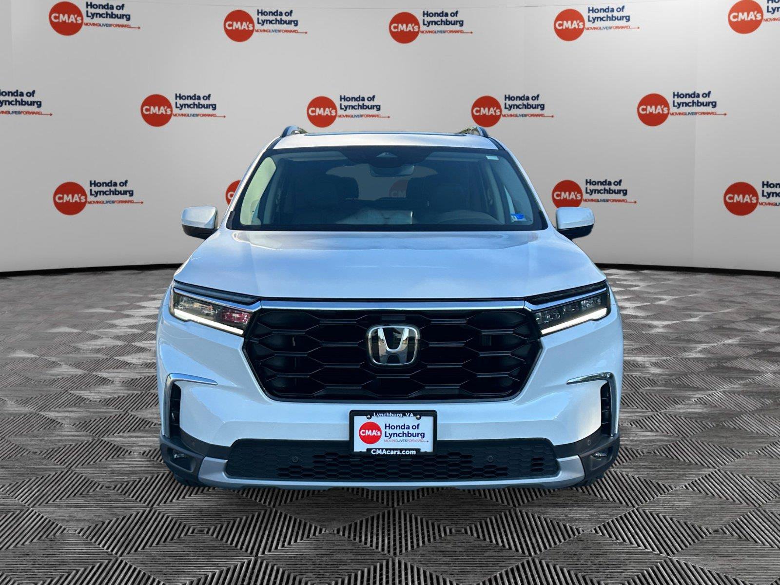 Used 2025 Honda Pilot Touring image 8