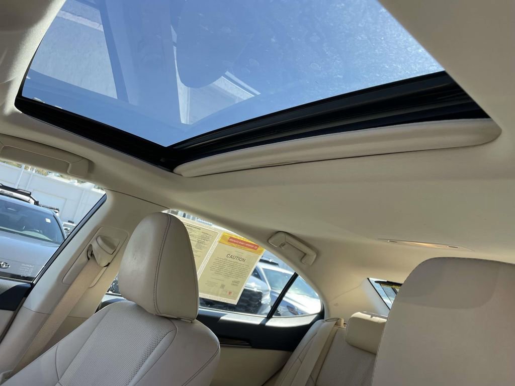 Used 2014 Lexus ES 350 350 w/ Luxury Package image 30