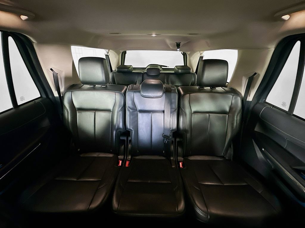 Used 2023 Ford Expedition Max XLT image 13
