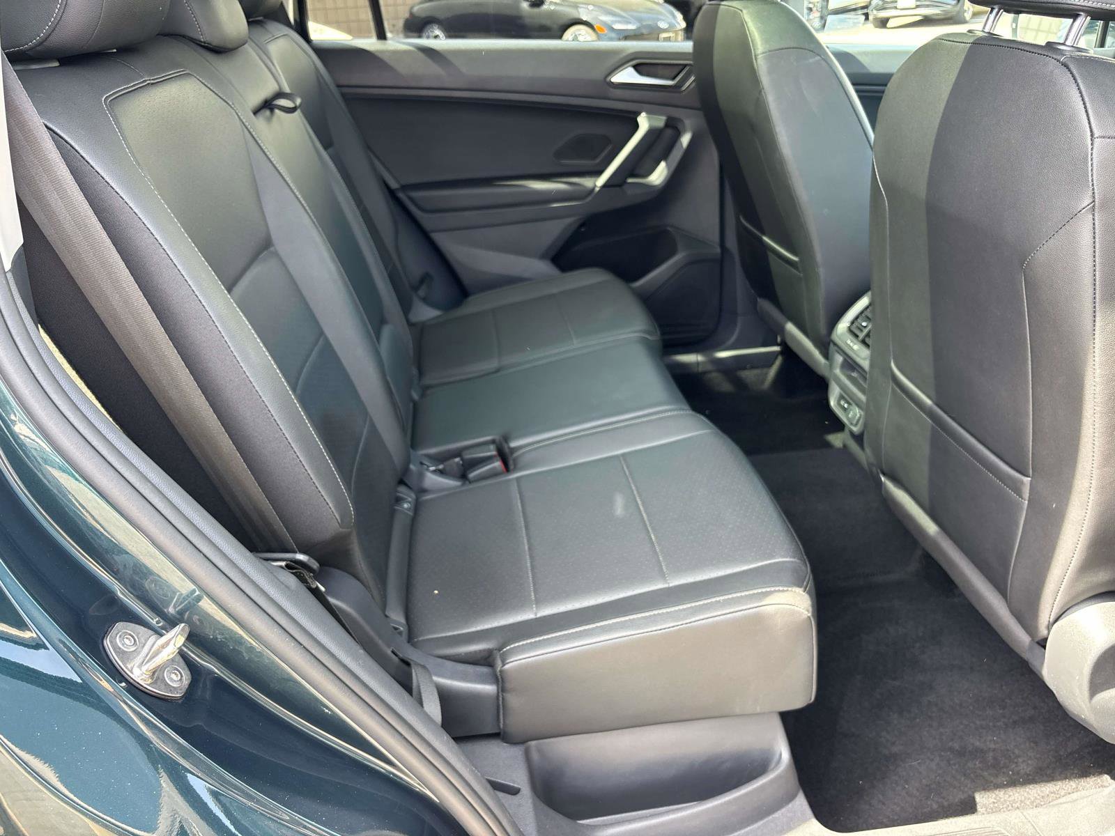 Used 2019 Volkswagen Tiguan SEL AWD/4WD image 16