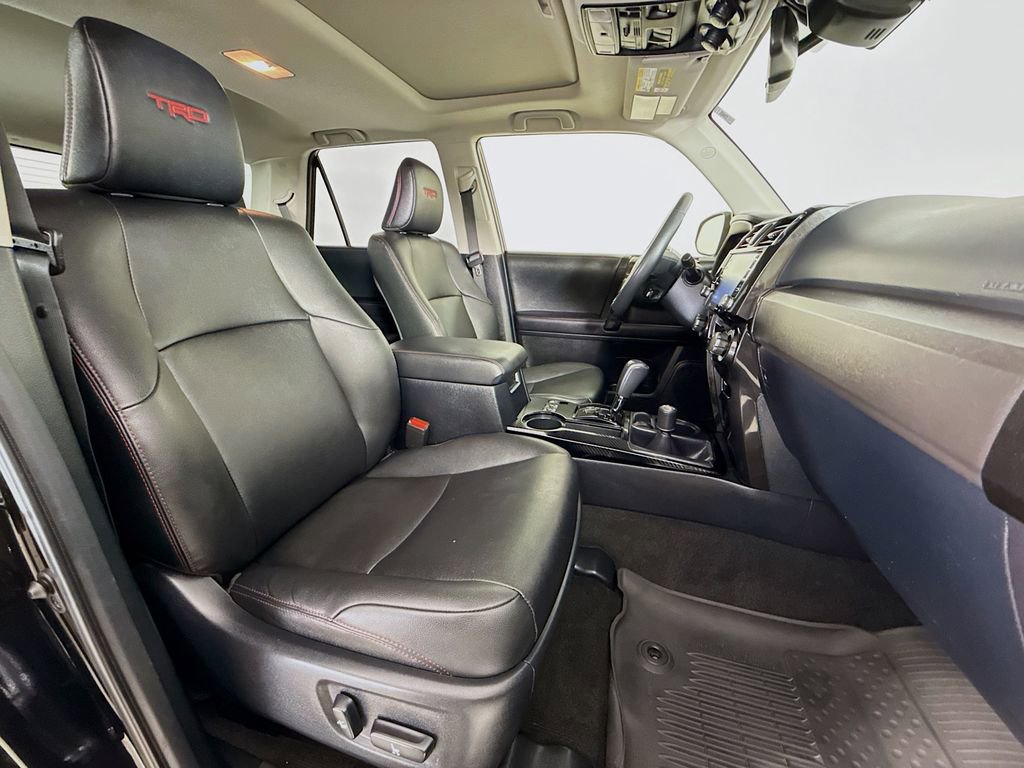 Certified 2021 Toyota 4Runner Venture w/ Moonroof Package AWD/4WD image 32