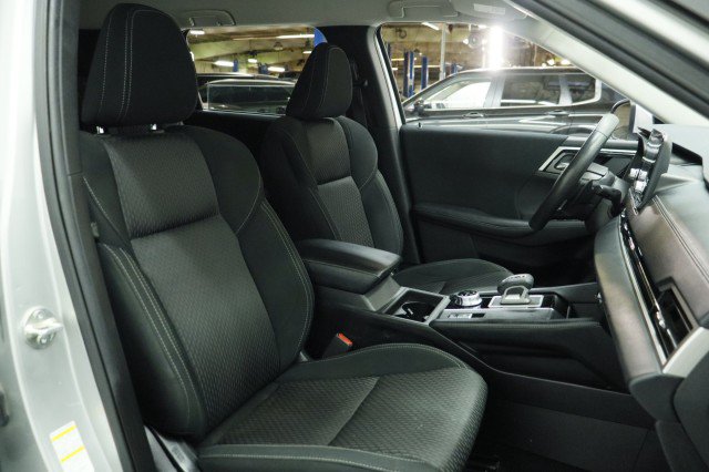 Used 2023 Mitsubishi Outlander ES FWD image 21