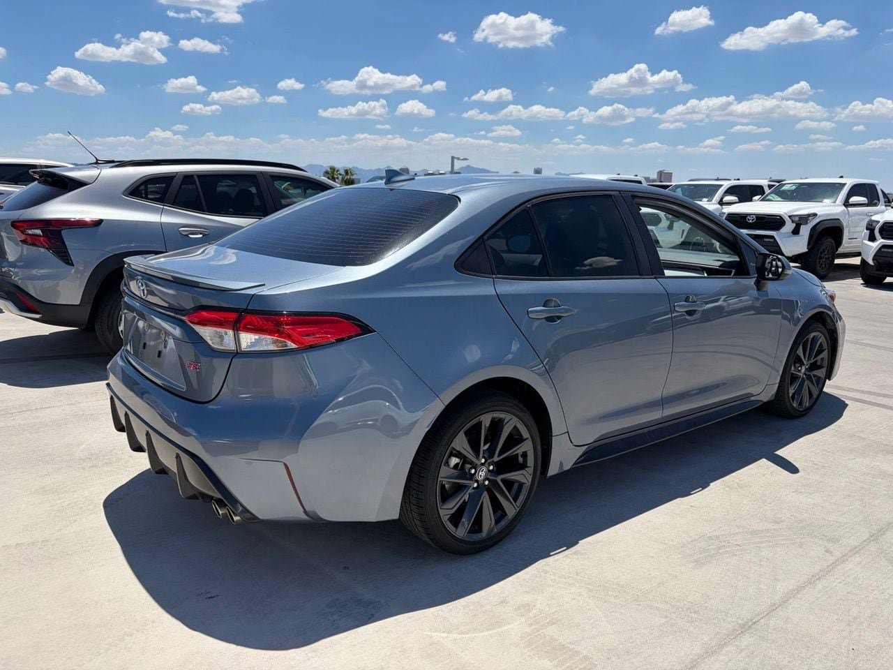 Used 2024 Toyota Corolla SE FWD image 2