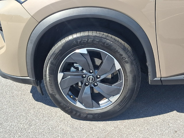 Used 2025 Nissan Rogue SV AWD/4WD image 8
