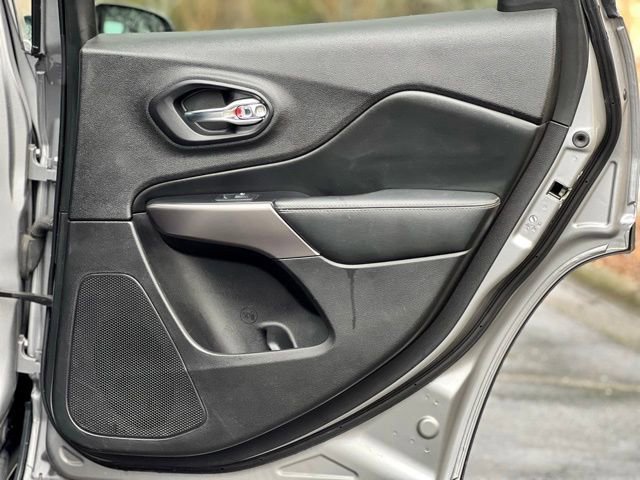 Used 2019 Jeep Cherokee Limited FWD image 58