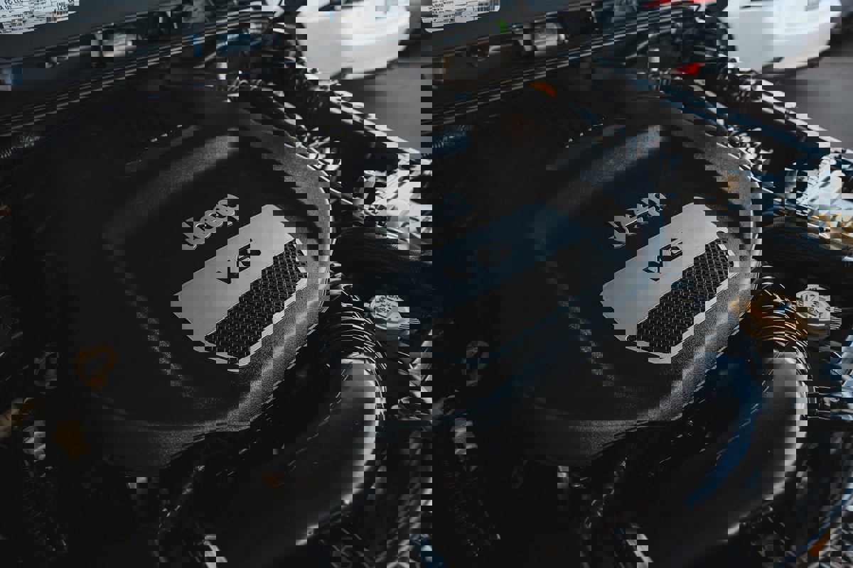 Used 2015 Jeep Wrangler Unlimited Rubicon w/ Connectivity Group image 41