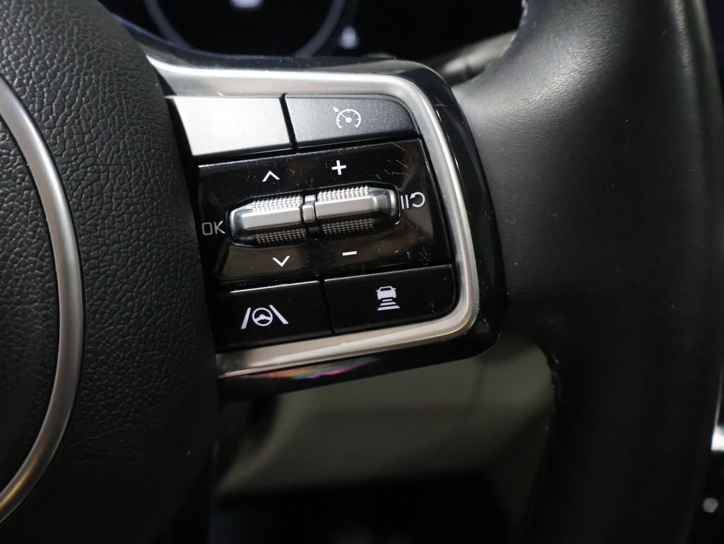 Used 2022 Kia Carnival SX Prestige FWD image 38