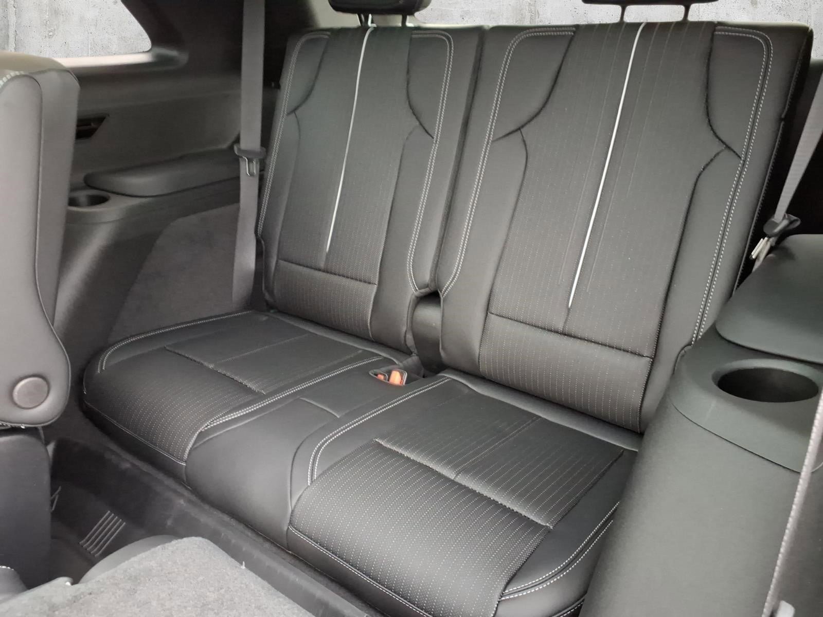 New 2026 Cadillac Vistiq Luxury w/ LPO, Floor Liner Package AWD/4WD image 8