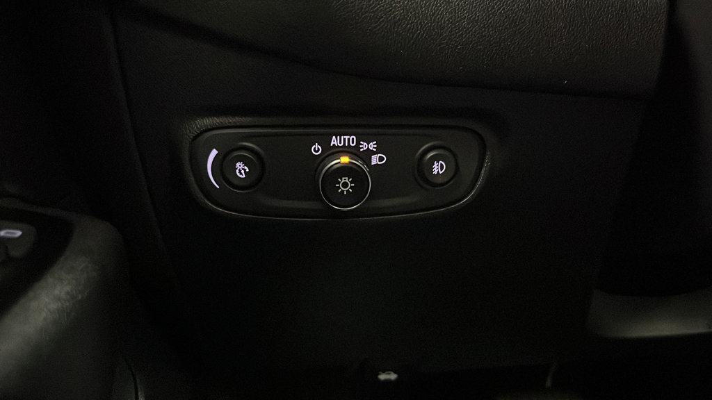Used 2022 Chevrolet Equinox Premier AWD/4WD image 32
