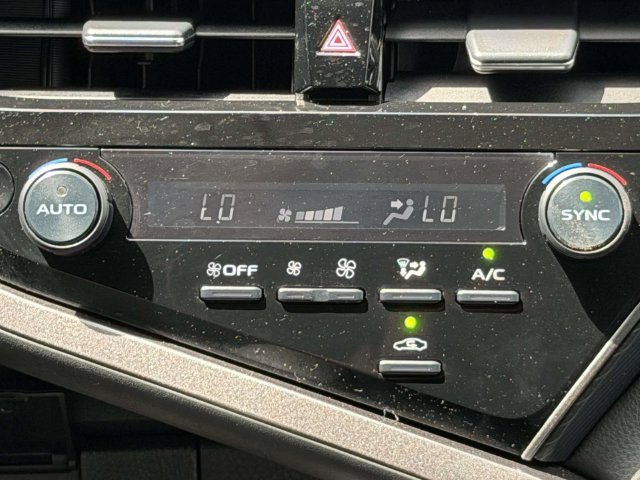 Used 2024 Toyota Camry LE FWD image 21