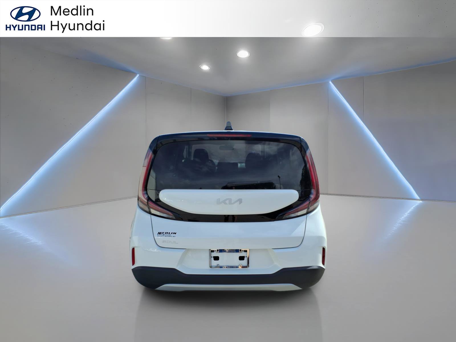 Used 2025 Kia Soul LX w/ LX Technology Package FWD image 4