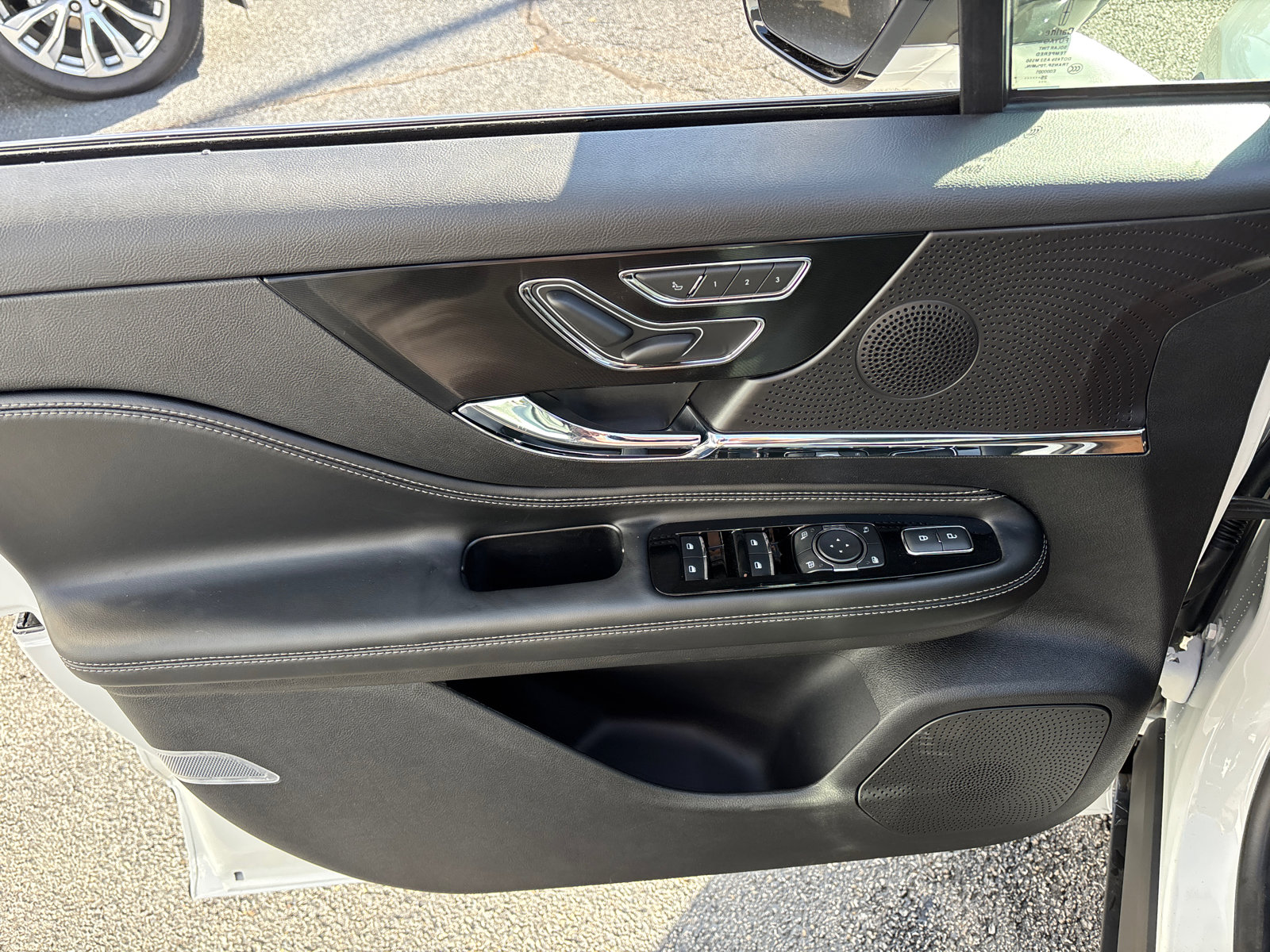 New 2026 Lincoln Corsair Premiere image 11