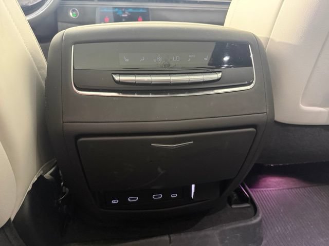 Used 2025 Cadillac Escalade Sport Platinum w/ LPO, Floor Liner Package AWD/4WD image 20