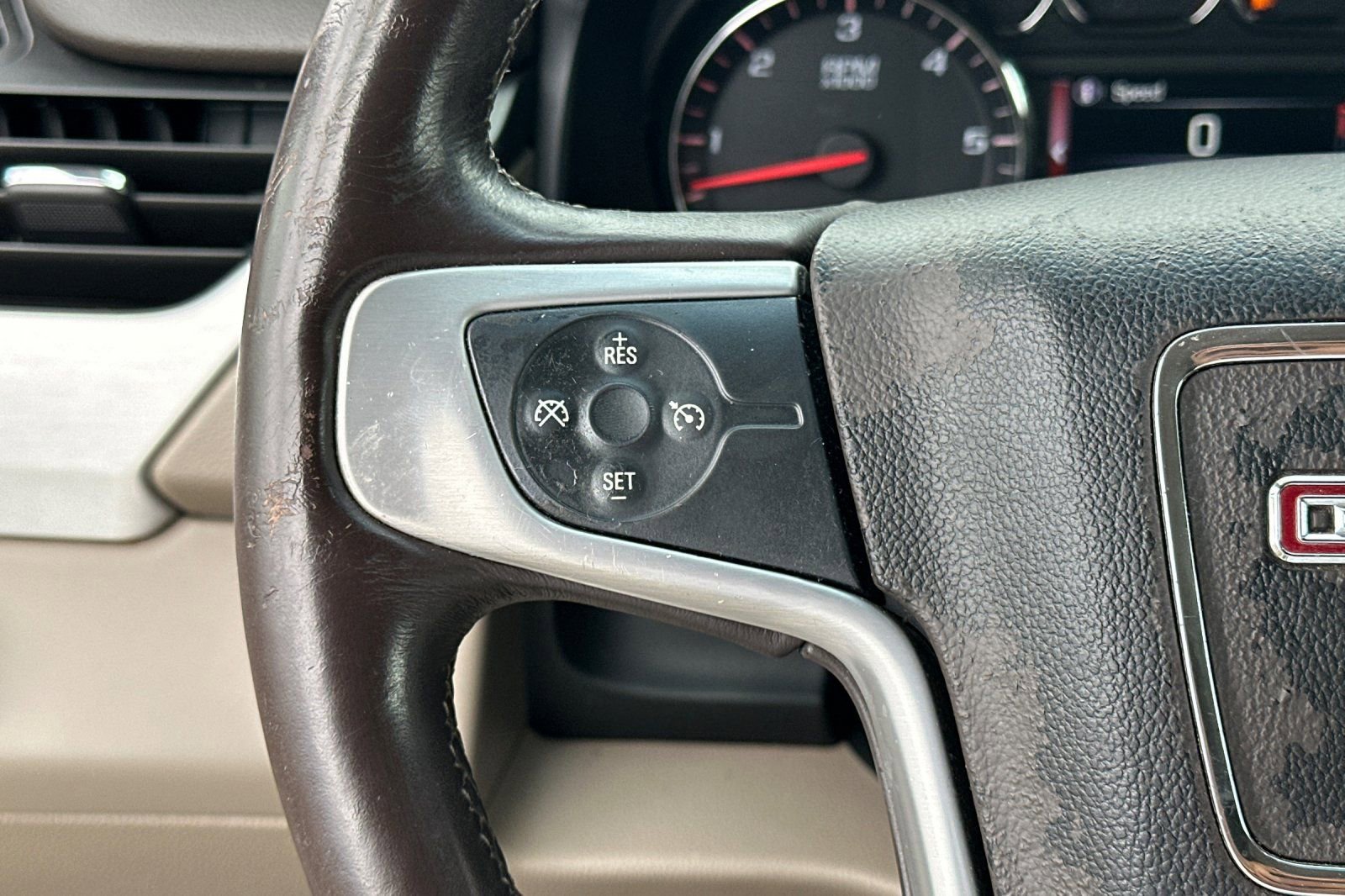 Used 2015 GMC Yukon SLE w/ Convenience Package image 33