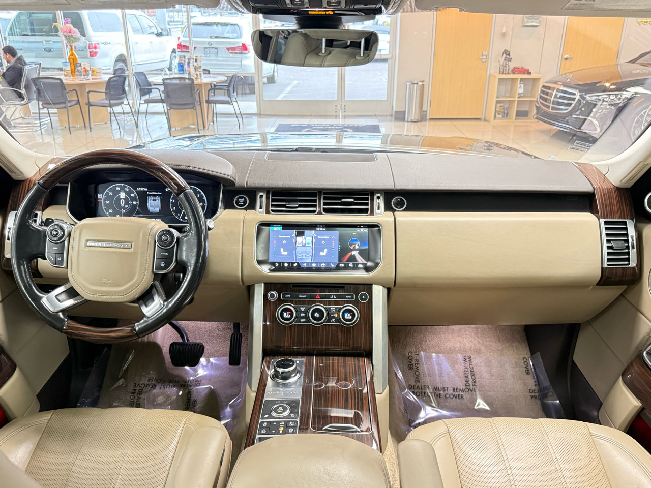 Used 2017 Land Rover Range Rover HSE image 8