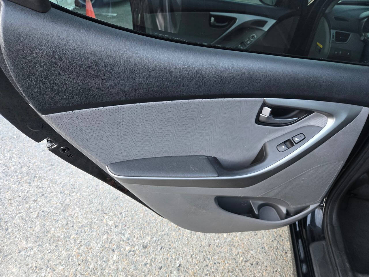 Used 2012 Hyundai Elantra Limited w/ Technology Pkg 5 FWD image 22