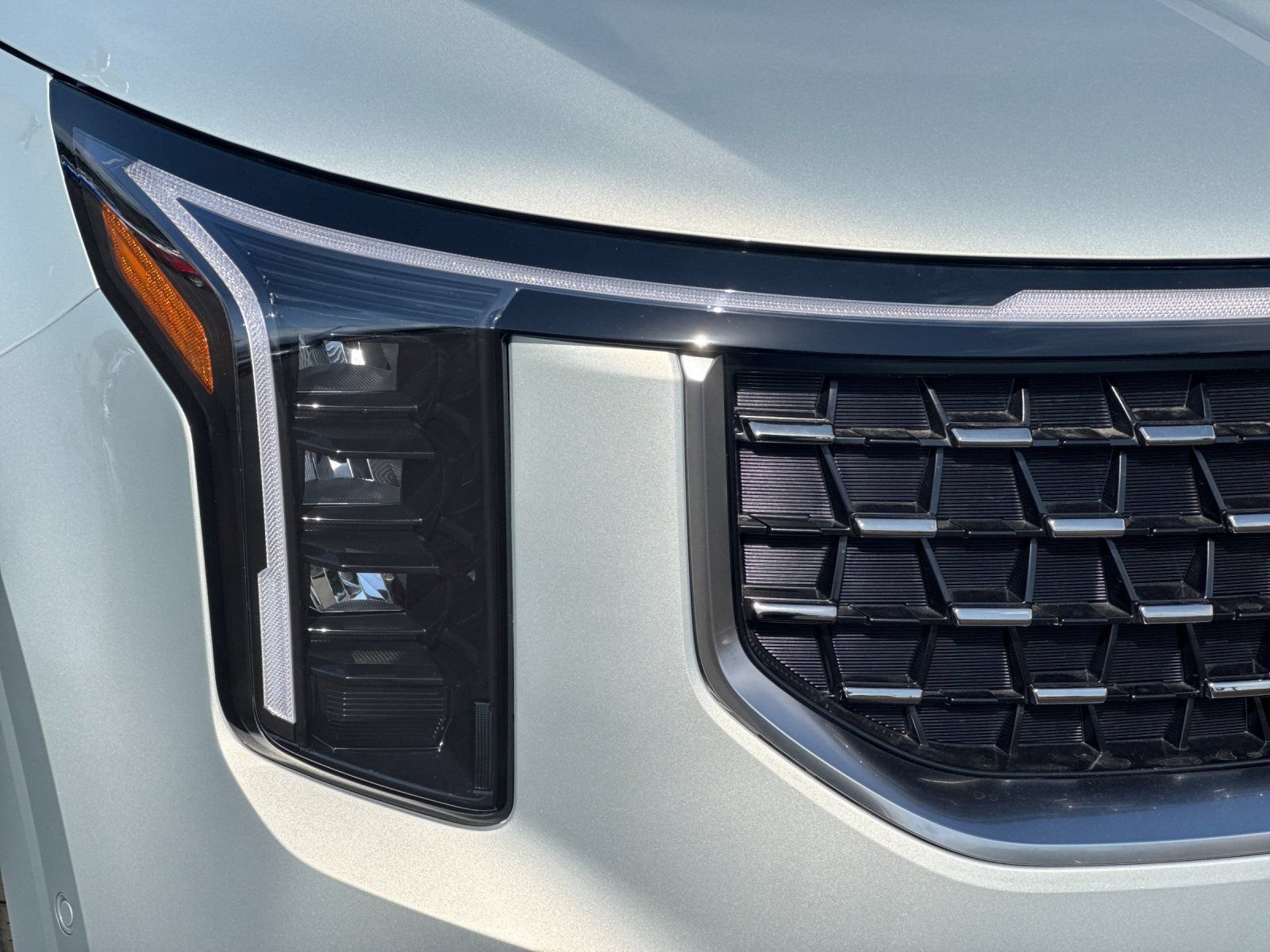 Certified 2026 Kia Carnival SX FWD image 32