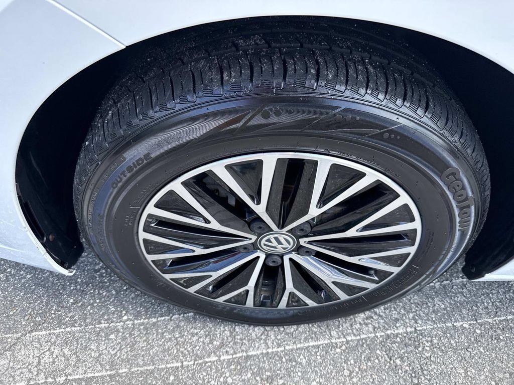 Used 2019 Volkswagen Jetta SEL FWD image 11