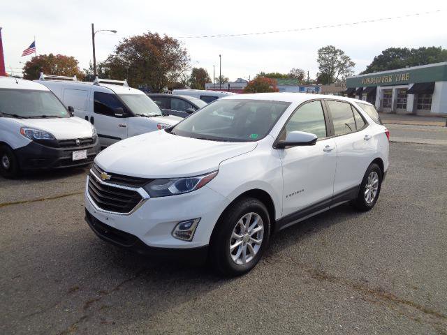 Used 2020 Chevrolet Equinox LS image 2