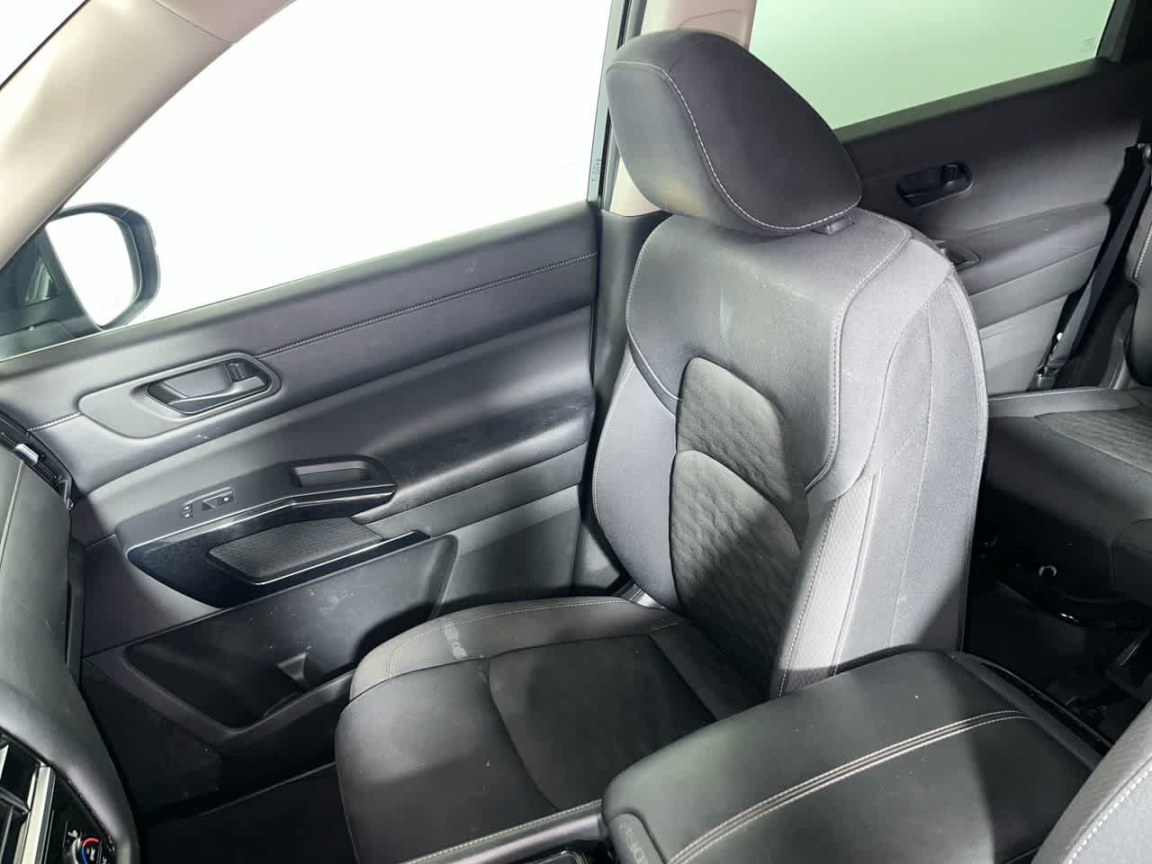 Used 2024 Nissan Pathfinder SV AWD/4WD image 26