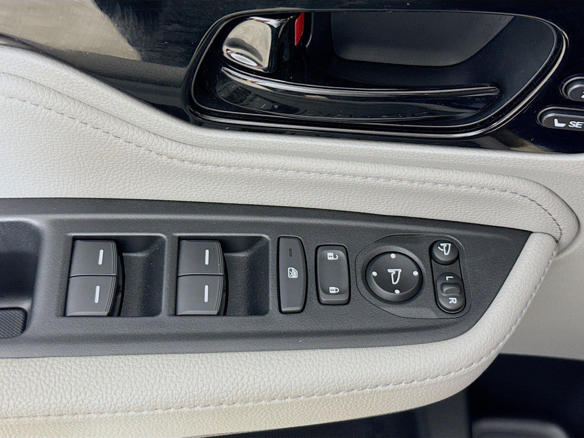 Used 2023 Honda Odyssey Elite image 21