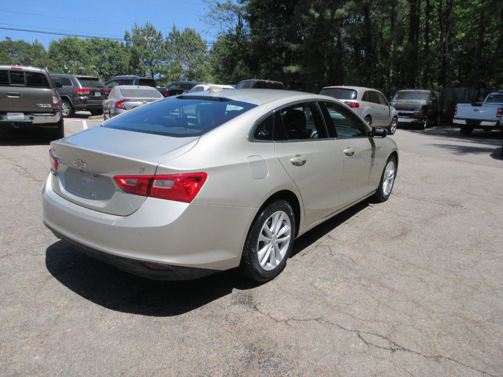 Used 2016 Chevrolet Malibu LT w/ Driver Confidence Package FWD image 5