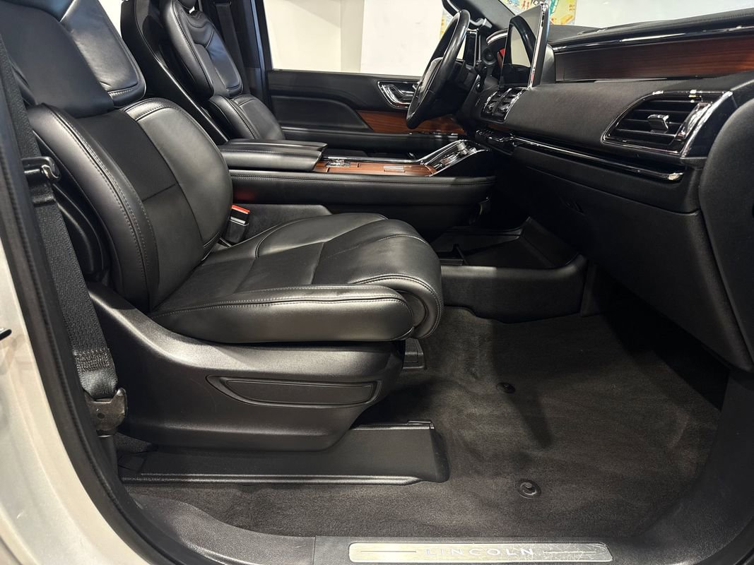 Used 2018 Lincoln Navigator Reserve w/ Technology Package image 61